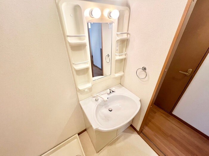 物件内観写真9　(洗面)