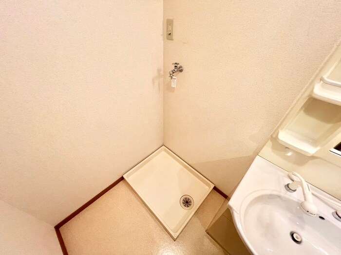 物件内観写真10　(洗濯機置場)