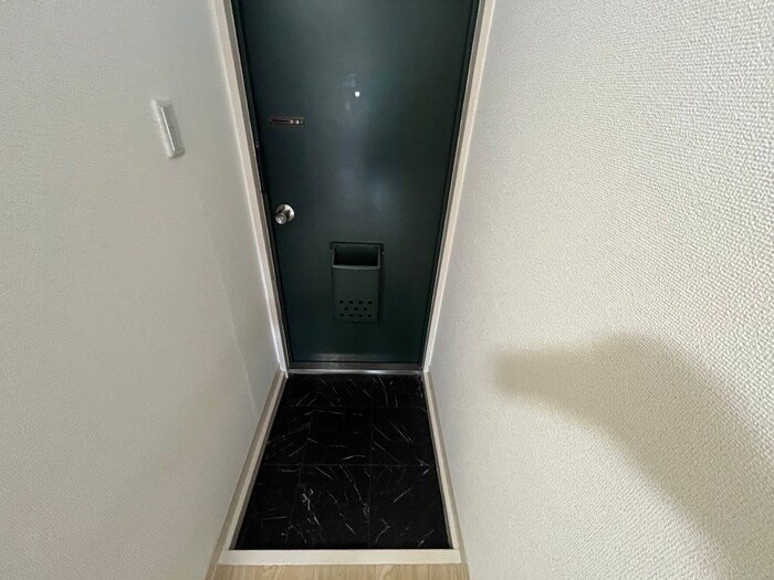 物件内観写真16　(玄関)