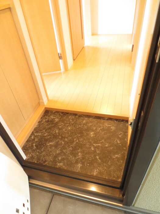 物件内観写真17　(玄関)