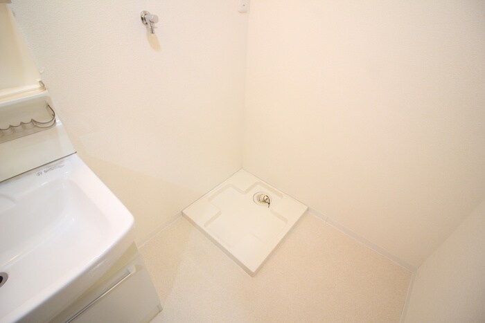 物件内観写真14　(洗濯機置場)