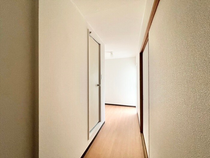 物件内観写真16　(廊下)