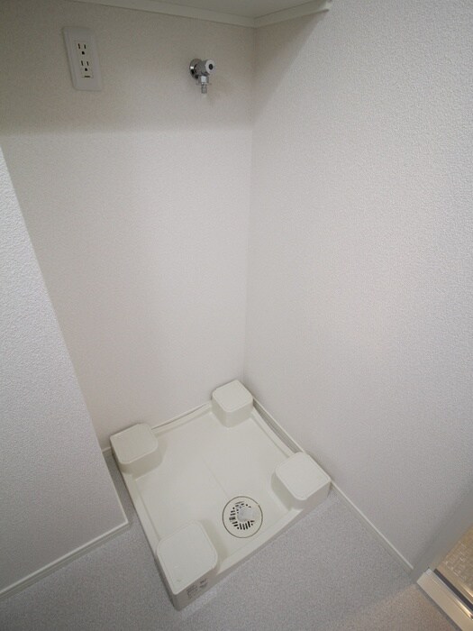 物件内観写真9　(洗濯機置場)