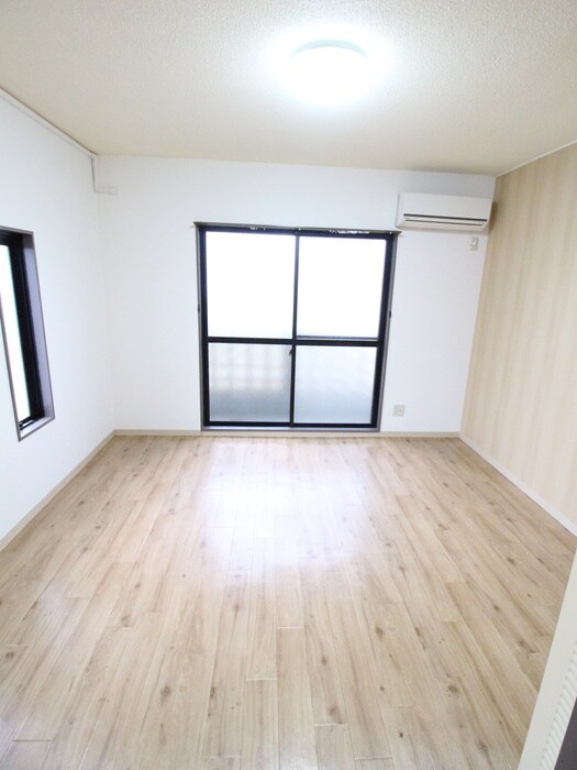 物件内観写真4　(居室)