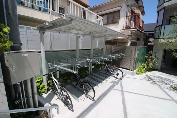 物件外観写真4　(駐輪場)