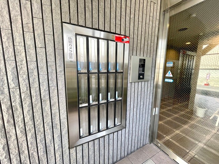 物件外観写真5　(エントランス部分)