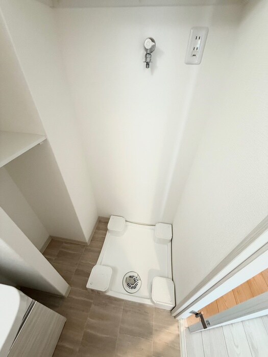 物件内観写真10　(洗濯機置場)