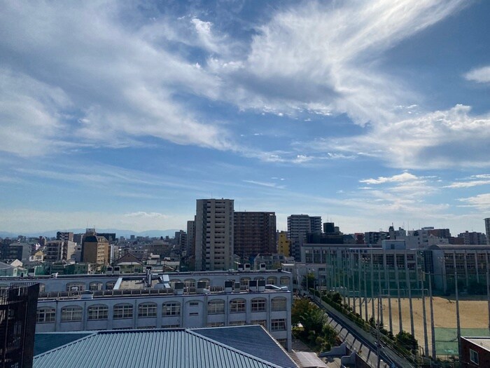 物件内観写真18　(室内からの展望)