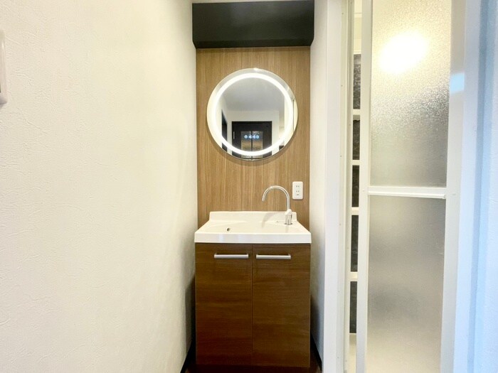 物件内観写真8　(洗面)