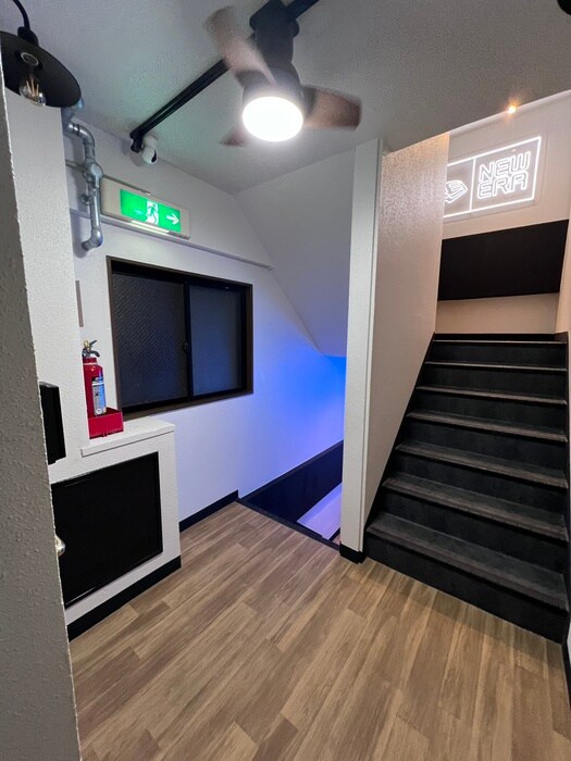 物件外観写真6　(エントランス部分)