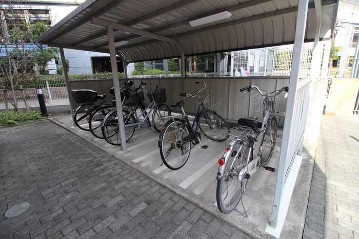 物件外観写真3　(駐輪場)