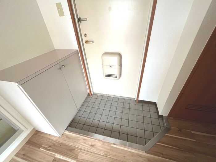 物件内観写真15　(玄関)