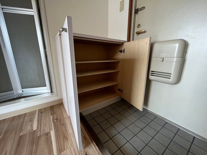 物件内観写真16　(靴箱)