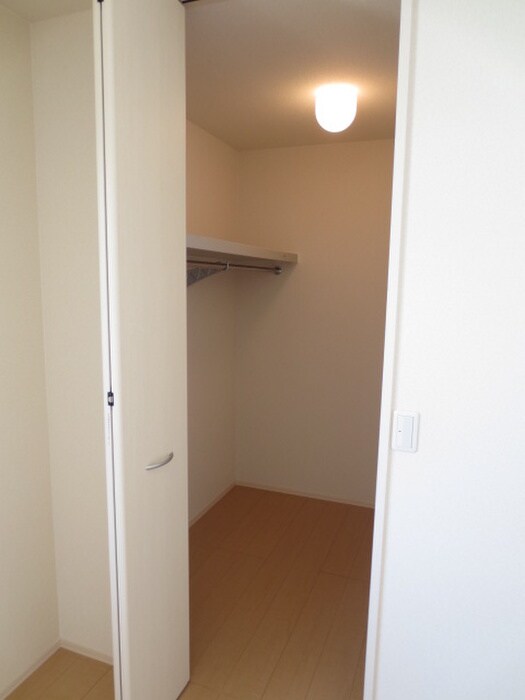 物件内観写真10　(収納)