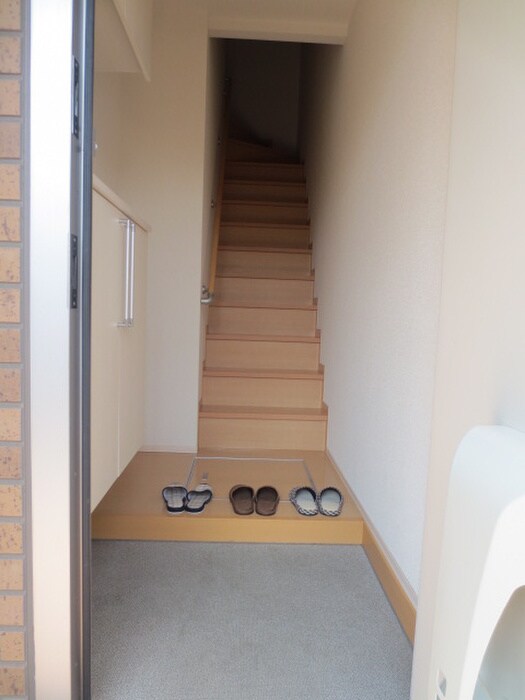 物件内観写真15　(玄関)