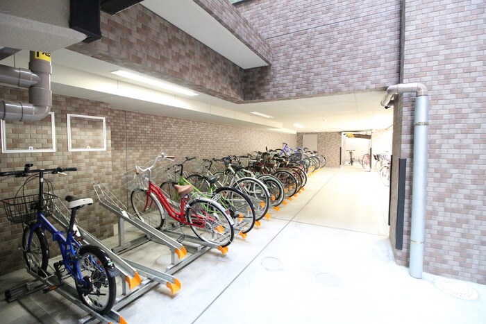 物件外観写真5　(駐輪場)