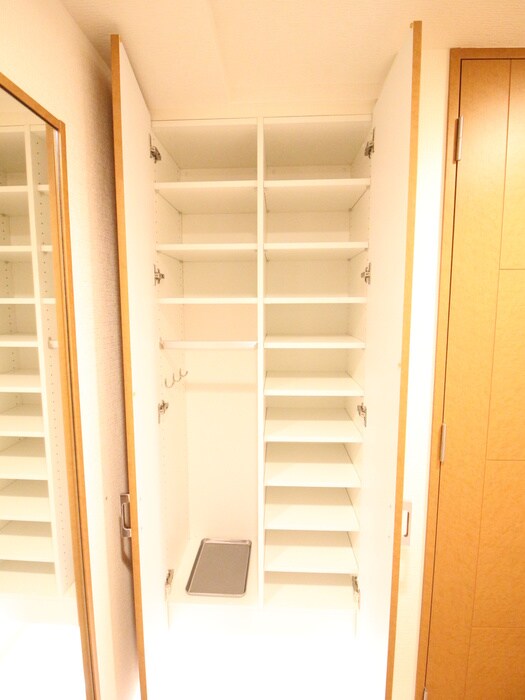 物件内観写真15　(靴箱)