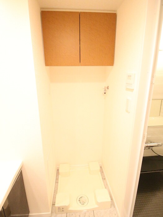 物件内観写真18　(洗濯機置場)