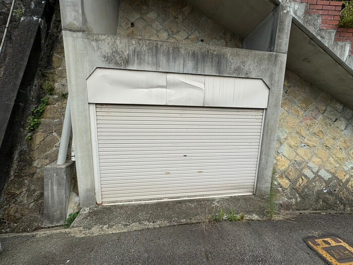 物件外観写真3　(駐車場)