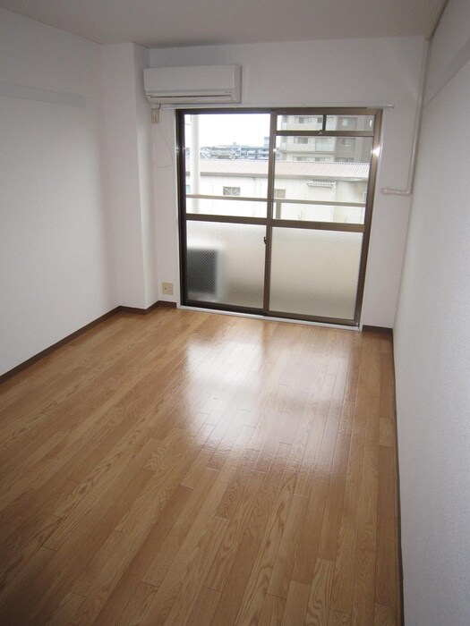 物件内観写真4　(居室)