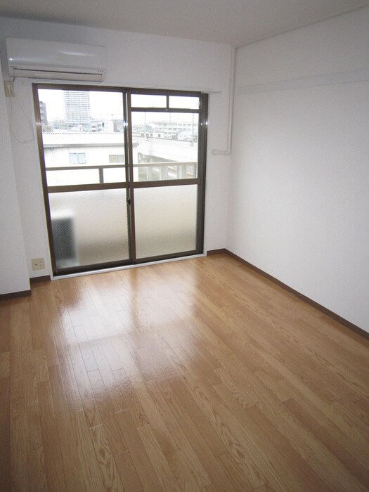 物件内観写真10　(居室)