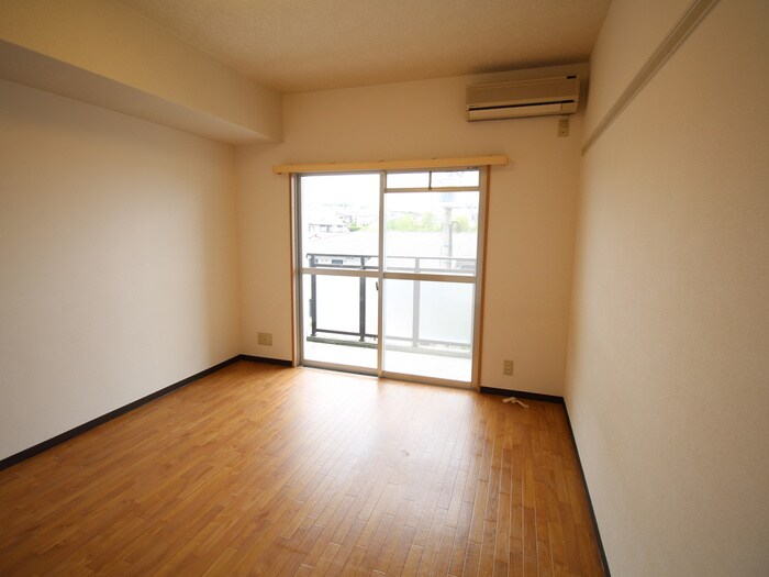 物件内観写真11　(居室)