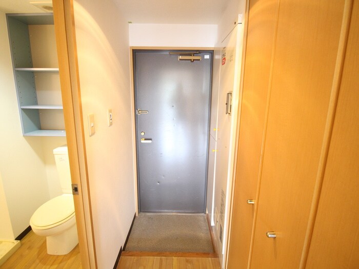 物件内観写真17　(玄関)