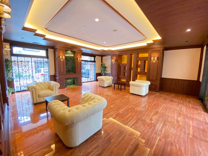 物件外観写真2　(エントランス部分)