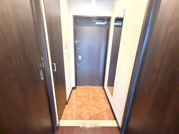 物件内観写真15　(玄関)