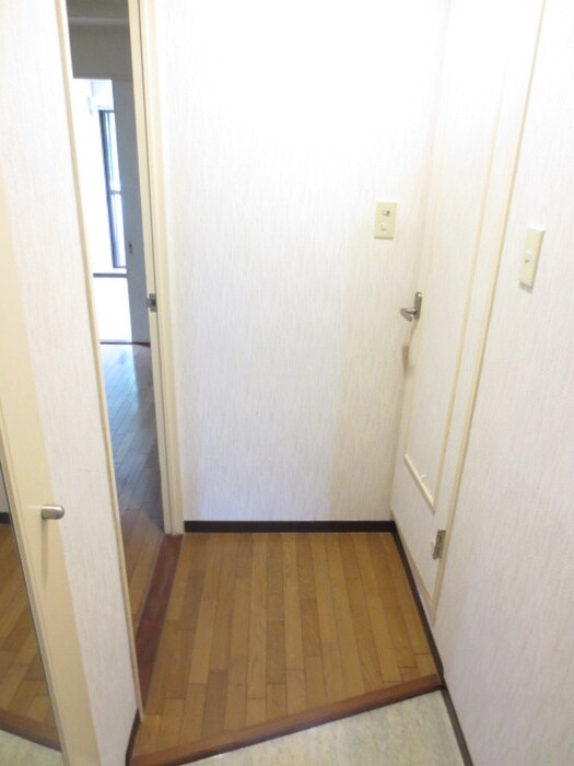 物件内観写真19　(玄関)