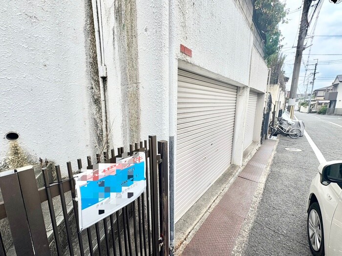 物件外観写真4　(駐車場)