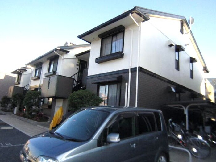 物件外観写真2　(駐車場)