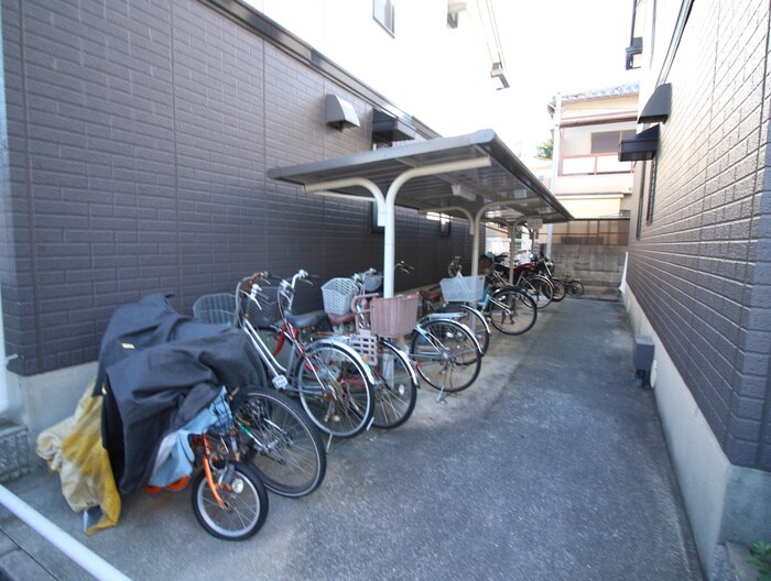物件外観写真3　(駐輪場)