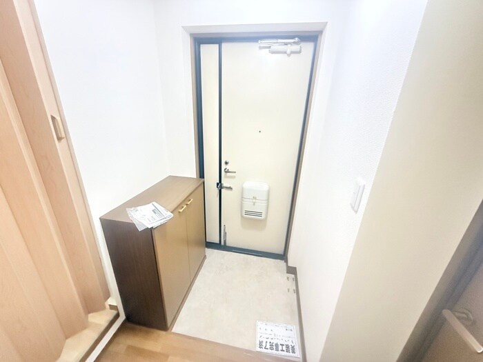 物件内観写真16　(玄関)