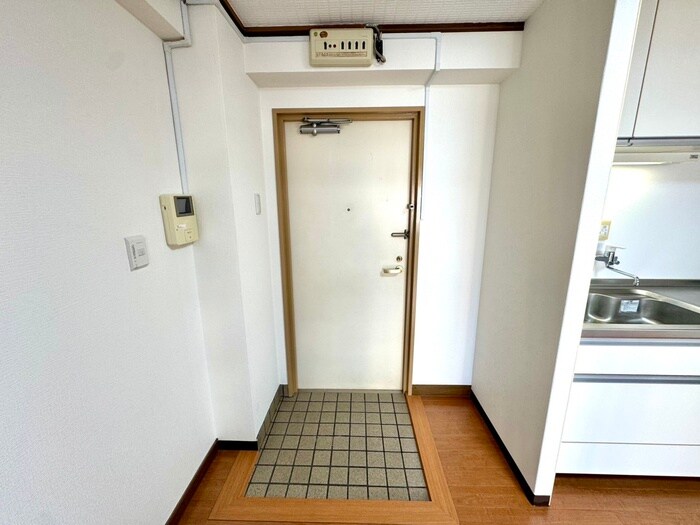 物件内観写真22　(玄関)