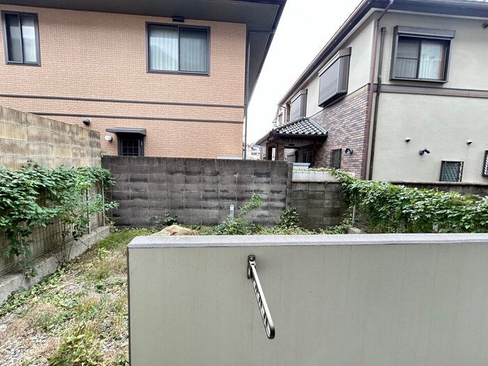 物件内観写真18　(室内からの展望)