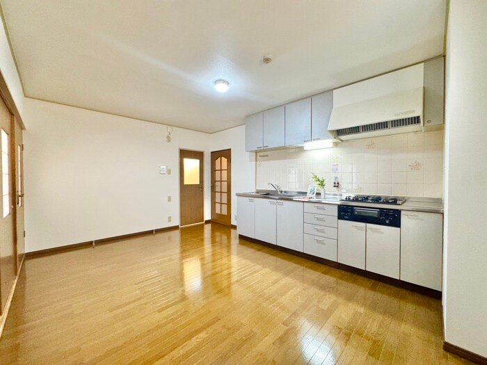 物件内観写真2　(居室)