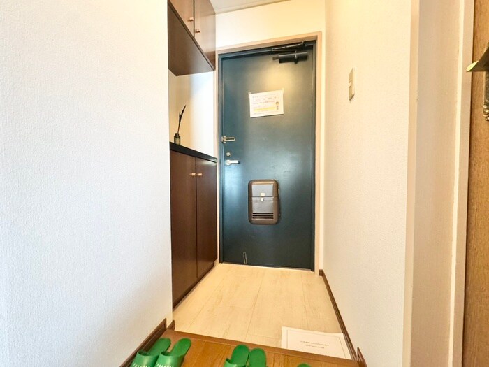 物件内観写真12　(玄関)