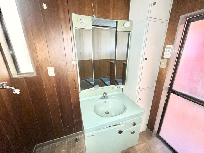 物件内観写真12　(洗面)