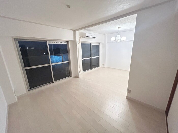 物件内観写真1　(居室)