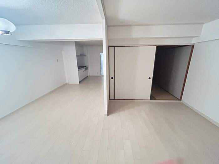 物件内観写真2　(居室)