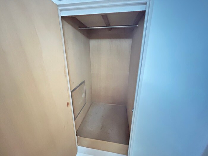 物件内観写真3　(収納)