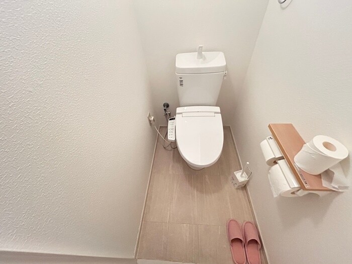 物件内観写真8　(トイレ)