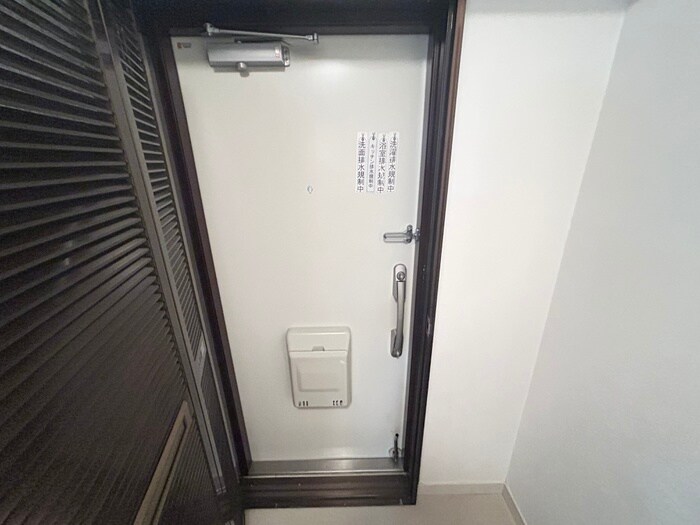 物件内観写真15　(玄関)