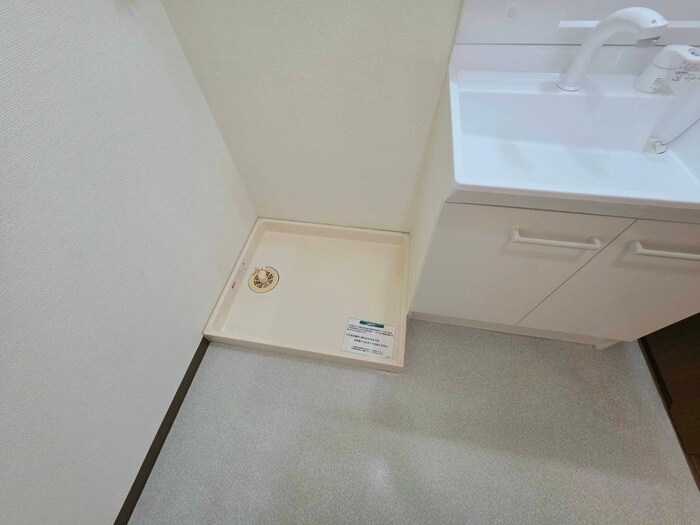 物件内観写真11　(洗濯機置場)