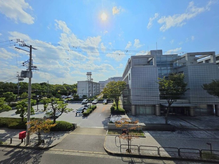 物件内観写真22　(室内からの展望)