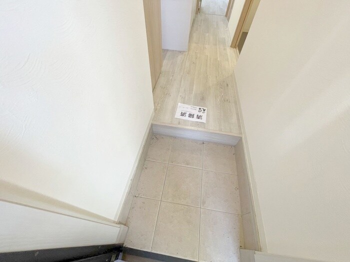物件内観写真17　(玄関)
