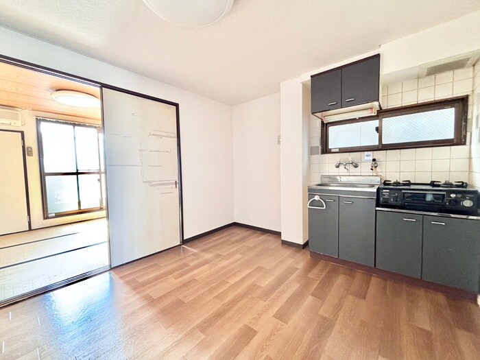 物件内観写真8　(居室)