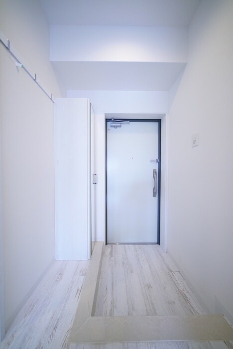 物件内観写真7　(玄関)