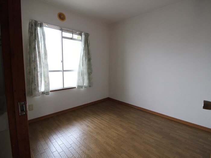 物件内観写真10　(居室)